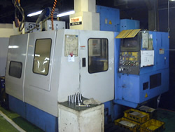 Double column type machining center